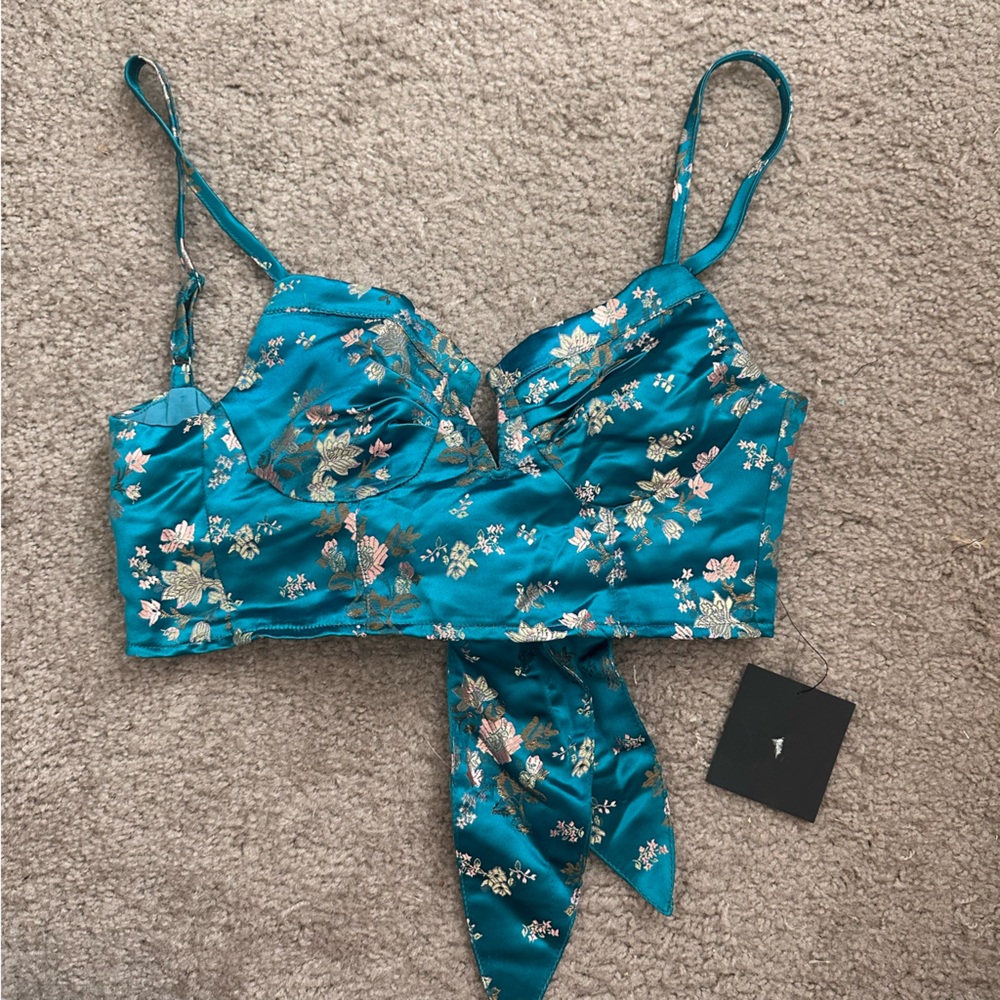 Lulu’s blue kimono tie top size xs